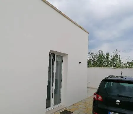 Kleines Haeuschen In Strandnaehe Pizzo (Salento)